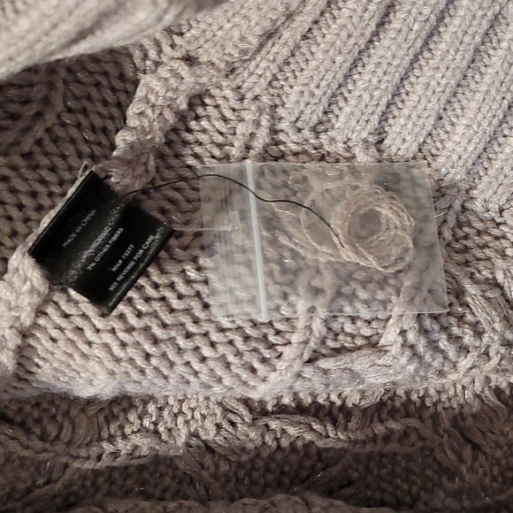 Simply Vera Vera Wang Gray Cable Knit Sweater Size XL - Picture 5 of 13